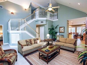 House (Captiva Breeze) | Living room