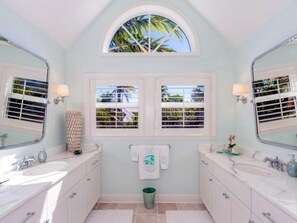 獨棟房屋 (Sanga Na Langa No Worries) | 浴室 | 吹風機、毛巾