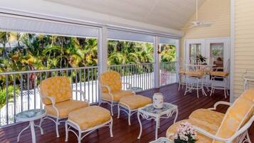 House (Sanga Na Langa No Worries) | Balcony