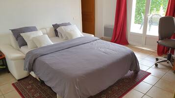 5 makuuhuonetta, silitysrauta/-lauta, Wi-Fi, vuodevaatteet