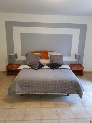 5 Schlafzimmer, Bügeleisen/Bügelbrett, WLAN, Bettwäsche