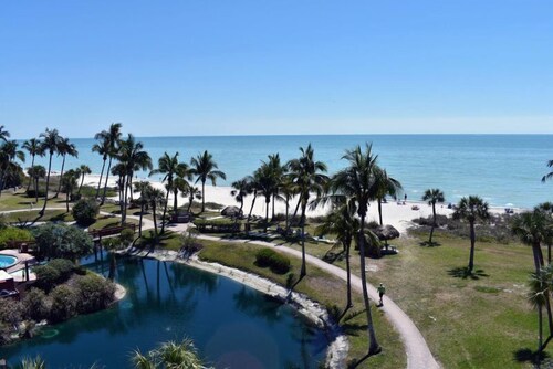 Pointe Santo Condos by Dream Vacation Rentals