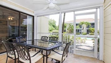 Condo (Villa Sanibel 2B) | Exterior