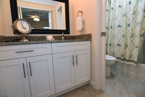 Condo (Villa Sanibel 2B) | Bathroom | Towels