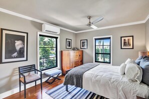 3 Schlafzimmer, Schreibtisch, Bügeleisen/Bügelbrett, Reisekinderbett