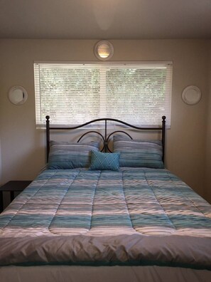 3 bedrooms, in-room safe, desk, iron/ironing board