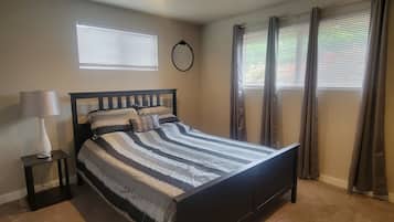 3 Schlafzimmer, Zimmersafe, Schreibtisch, Bügeleisen/Bügelbrett