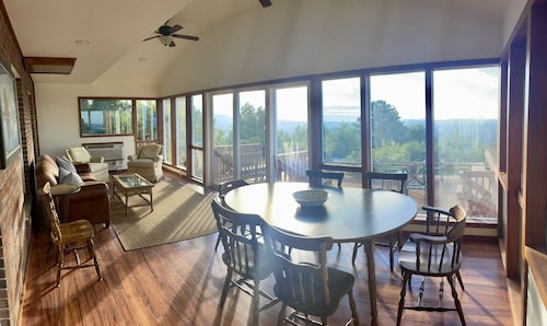 Secluded Mountain Retreat w/ 360° Views & Fire Pit