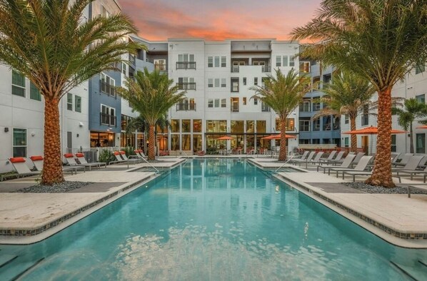 Ulkouima-allas, lämmitetty uima-allas