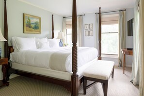 2 bedrooms, in-room safe, iron/ironing board, WiFi