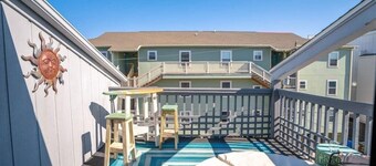 Pool! First row from beach front with 2 Private Balconies
