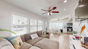 Smart TV - Oceanview 3-bdrm home steps from beach!  Heated pool & hot tub. Sleeps 8. (Fort Myers Beach)