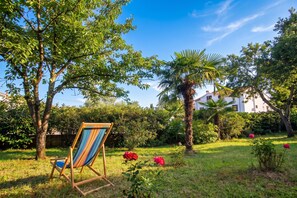 Property grounds - Brankica Island Apartments (Malinska-Dubasnica)