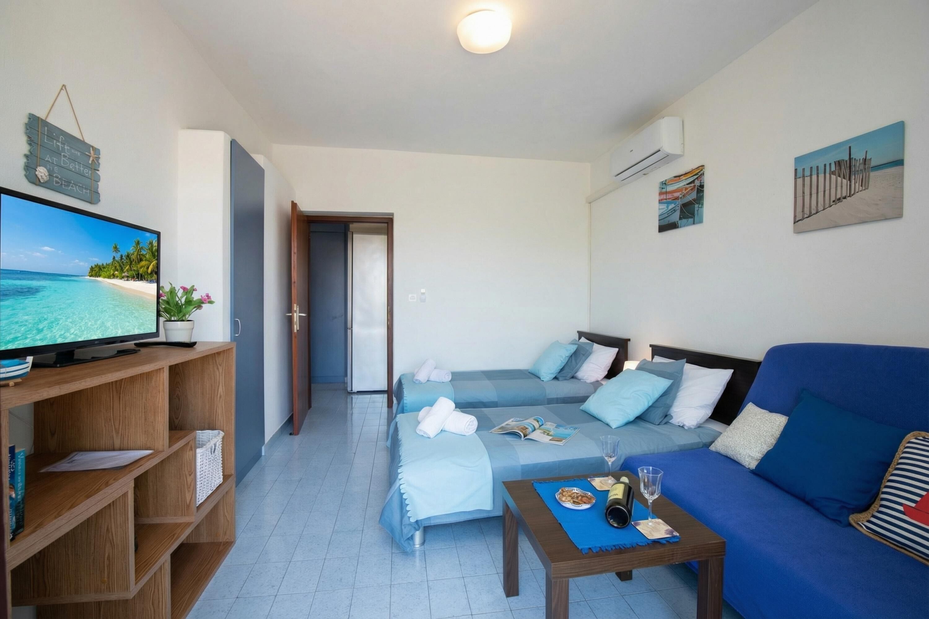Familienapartment, 2 Schlafzimmer, Balkon (Apartman Brankica 1 Island Krk) | 2 Schlafzimmer, Bügeleisen/Bügelbrett
