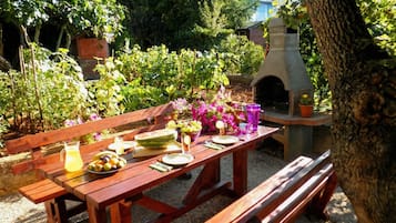 Familielejlighed - flere soveværelser (Apartman Brankica 2 Island Krk) | Grill-/picnicområde