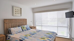 3 bedrooms, iron/ironing board