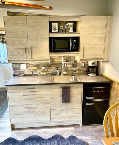 Welcome to Rocky Top Cabins A & B- Basecamp for your adventures!