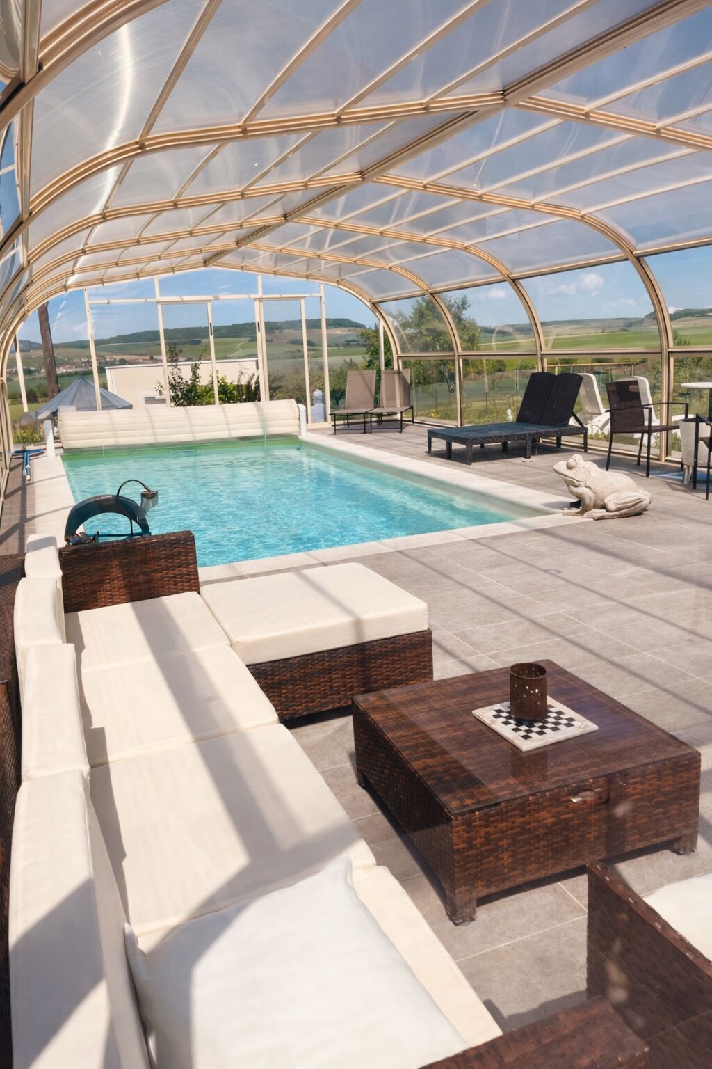 Indoor pool, outdoor pool