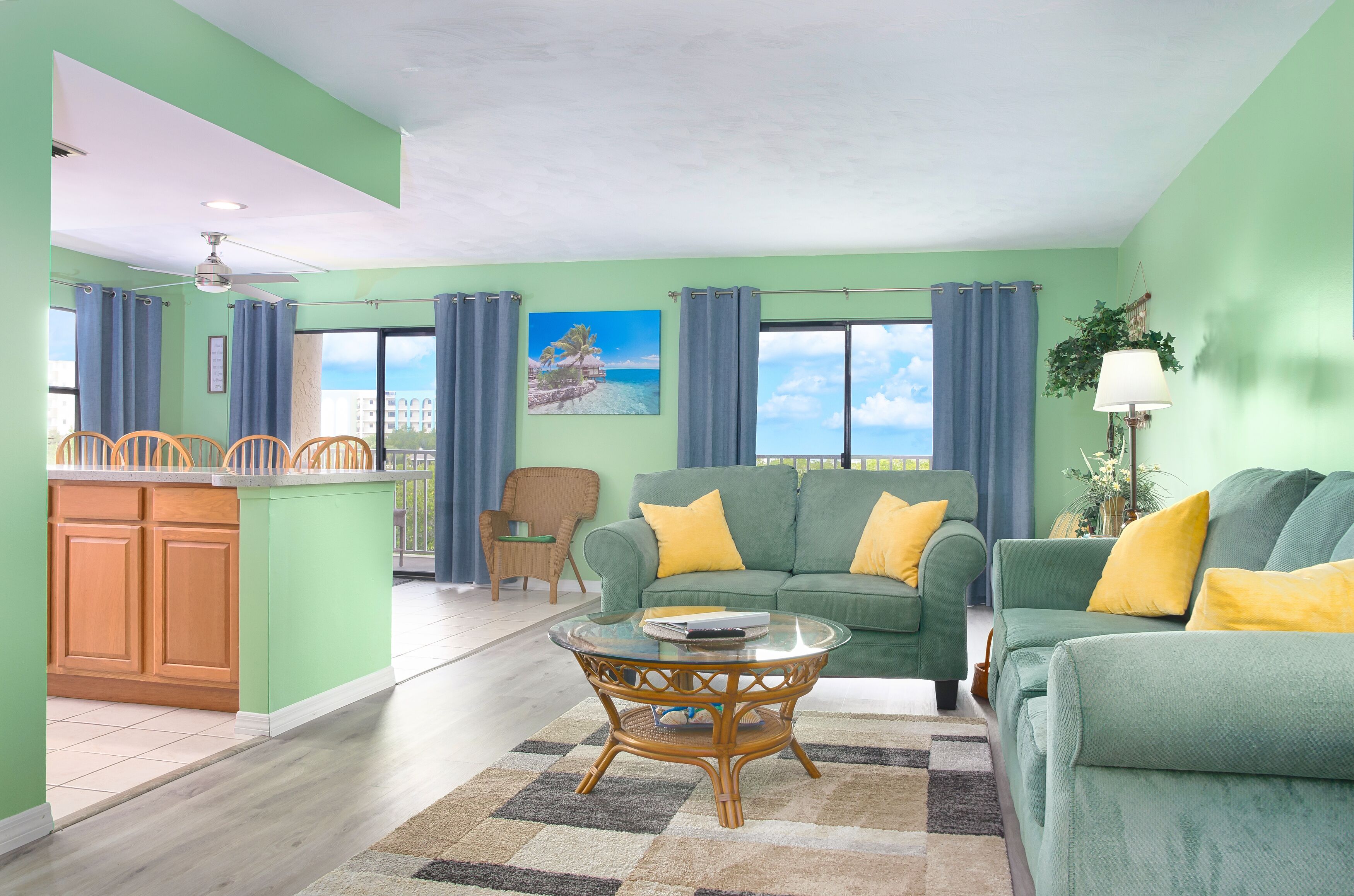  Coastal Bliss: Spectacular 2BD/2BA, Sleep 6. Just Steps to the Beach!