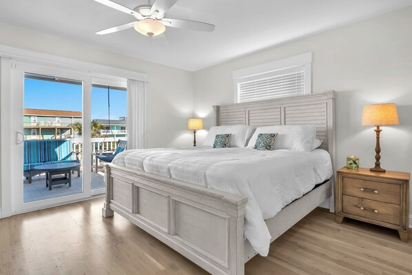 3 bedrooms, iron/ironing board, internet, bed sheets