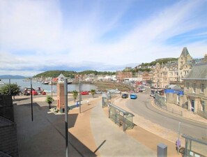View from property - Seaside Apartment   - sleeps 4 guests  in 2 bedrooms (Oban)