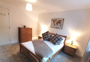 2 bedrooms, internet, bed sheets