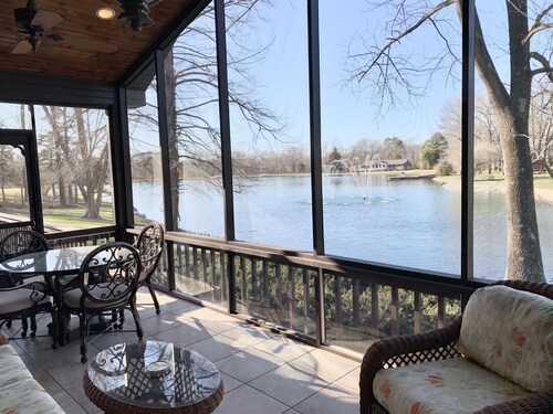 Lakeside Luxury, Screened in Porch, Fountain View