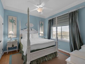 3 bedrooms, desk, iron/ironing board, free WiFi