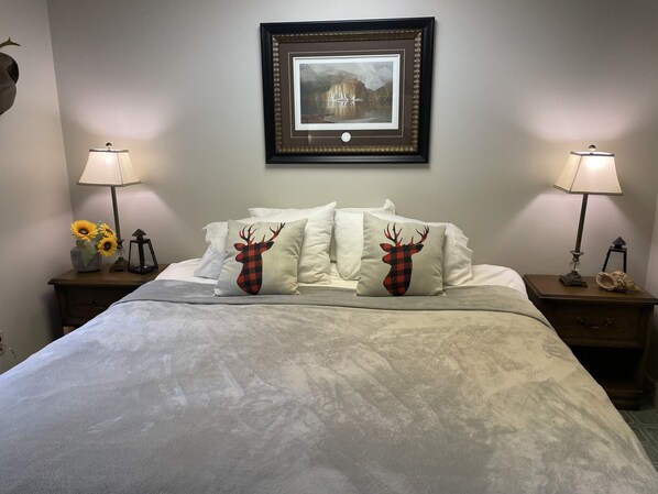 2 bedrooms, in-room safe, desk, iron/ironing board