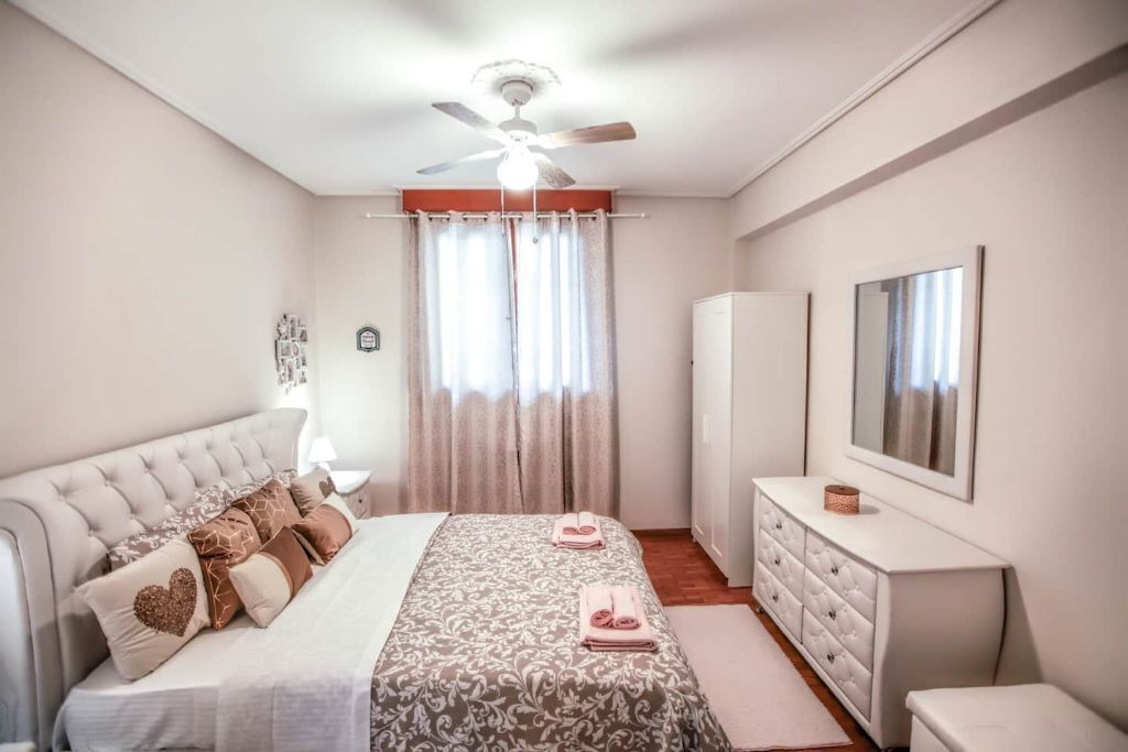 3 間睡房、書桌、隔音、熨斗/熨衫板