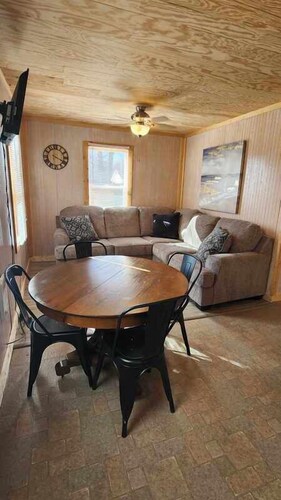 Crappie Cabin - Fremont, WI
