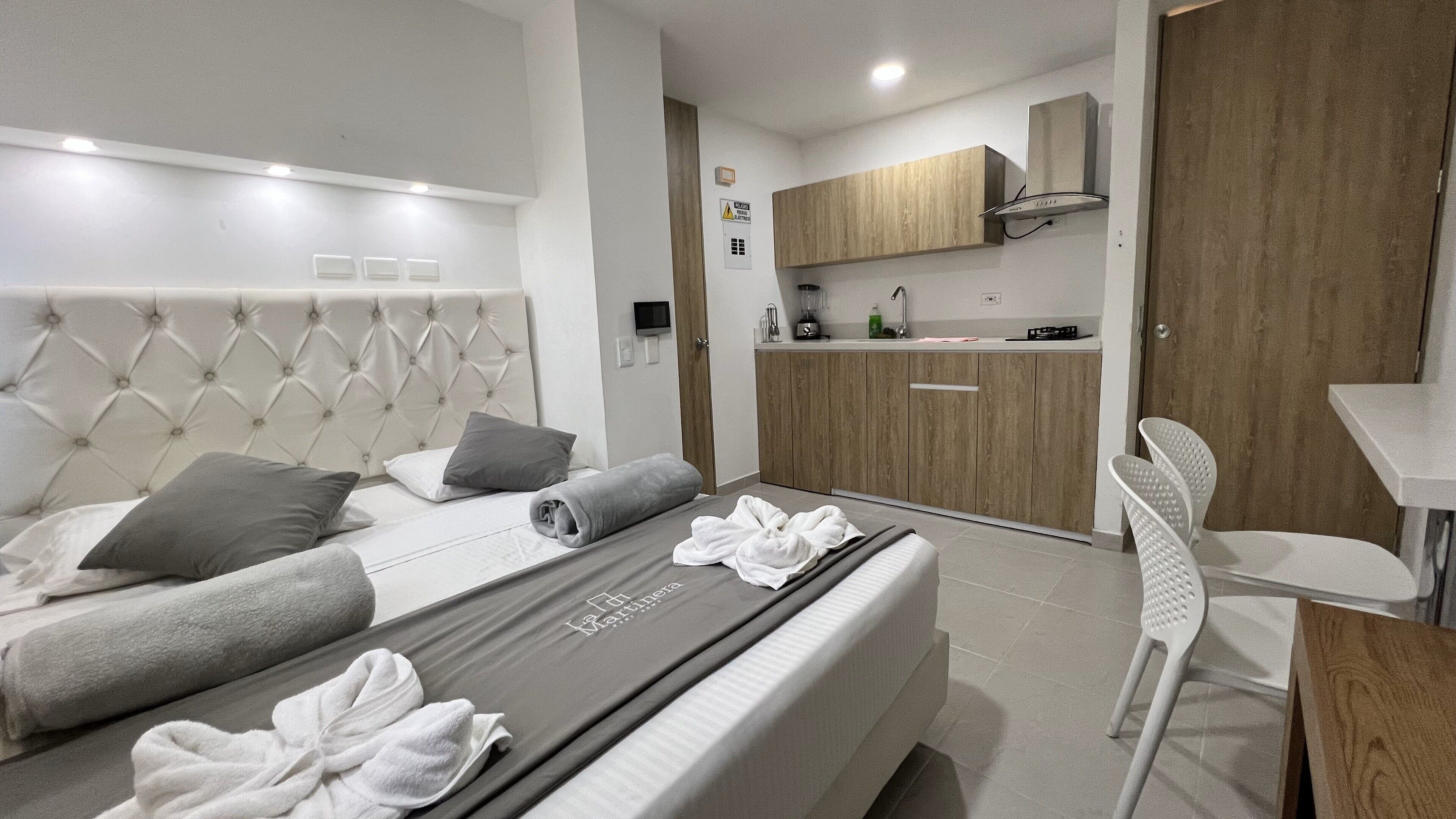 Basic-Studio, 1 King-Bett, mit Bad, Annex | Eigene Küche | Kühlschrank, Mikrowelle, Herdplatte, Espressomaschine