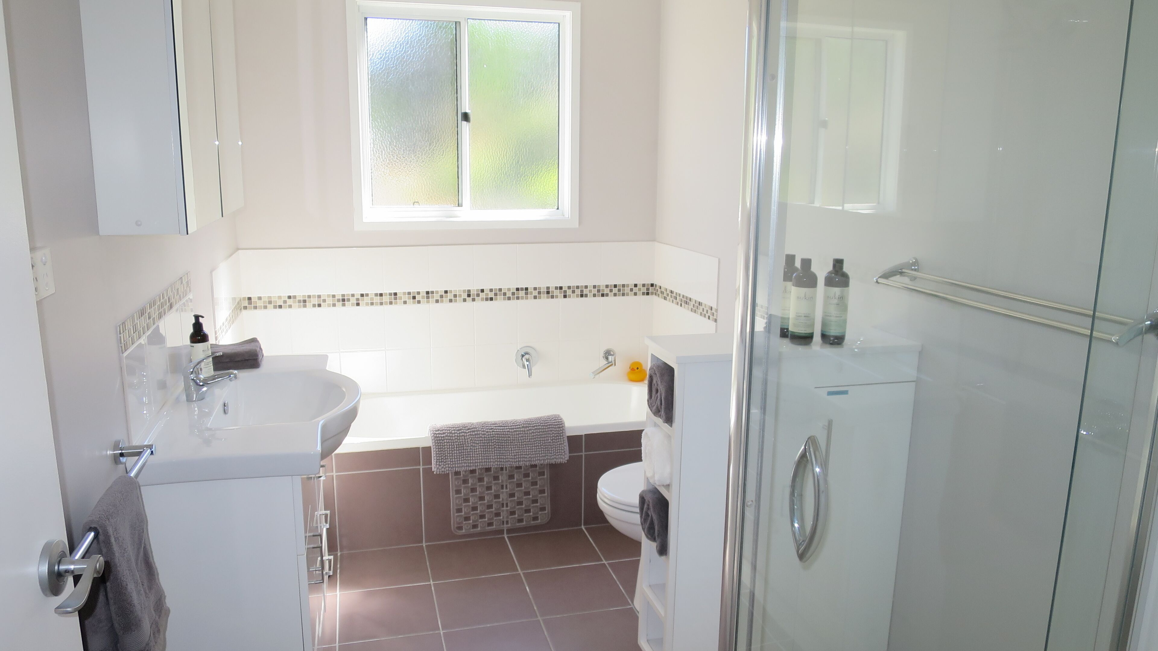 Dolphin Shores - A very private beachfront oasis with separate games room. — image 15