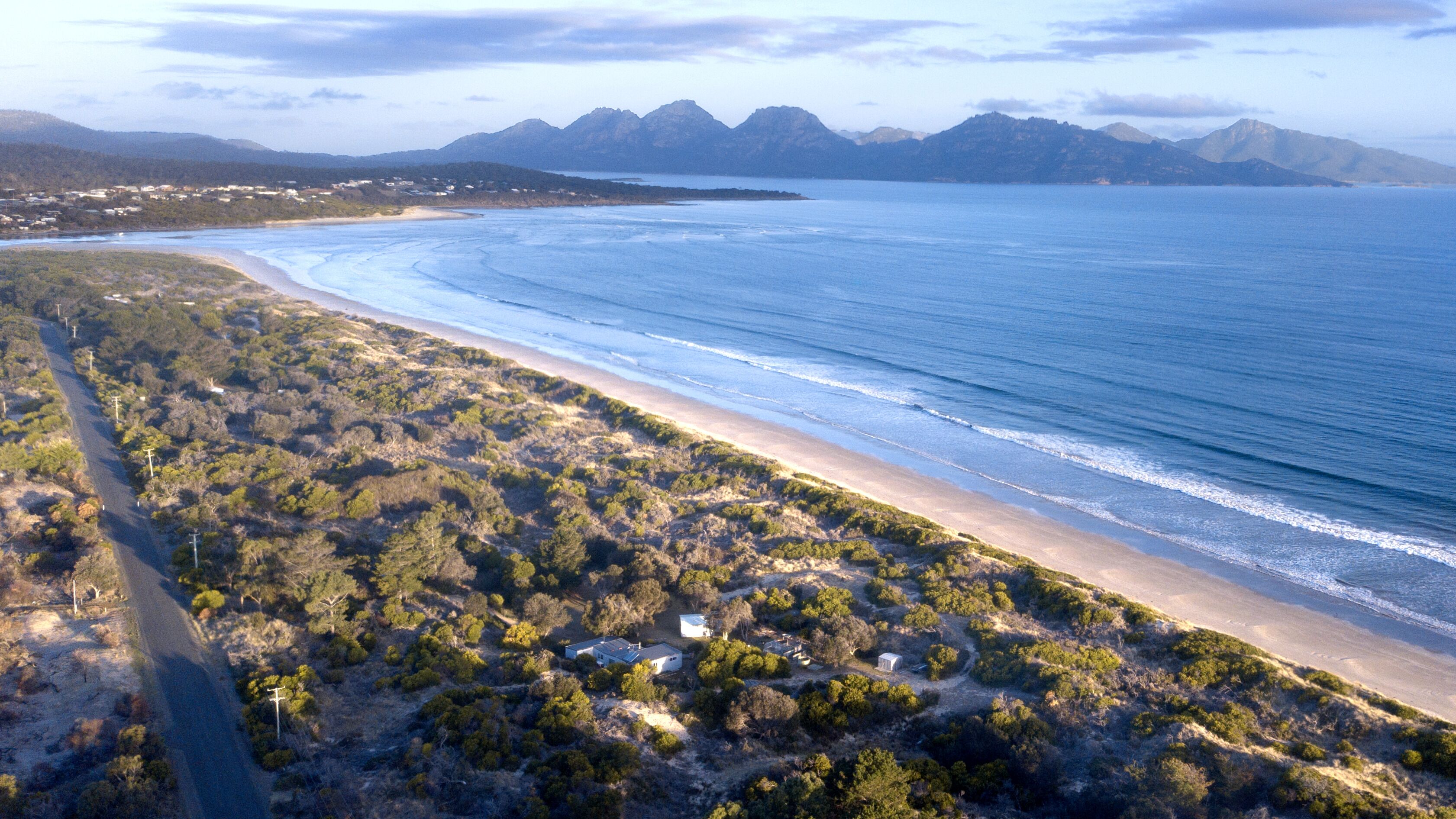 Dolphin Shores - A very private beachfront oasis with separate games room. — image 21