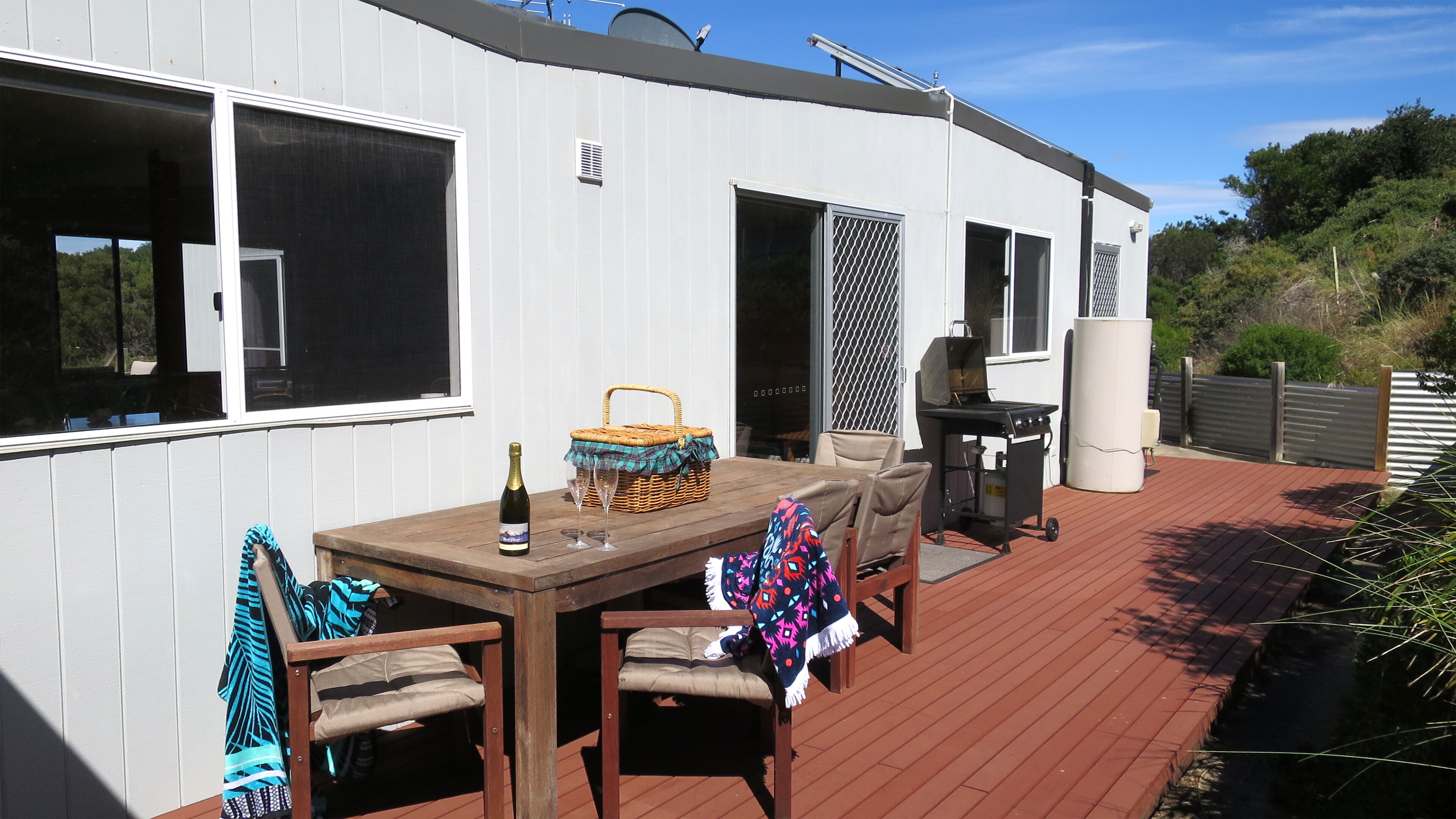 Dolphin Shores - A very private beachfront oasis with separate games room. — image 5