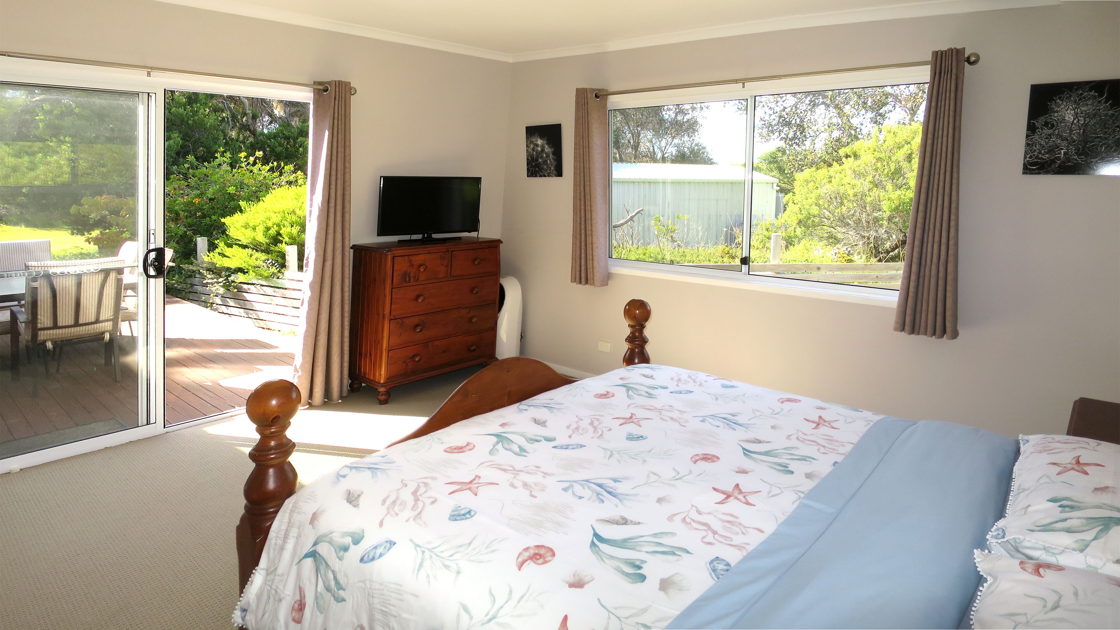 Dolphin Shores - A very private beachfront oasis with separate games room. — image 14