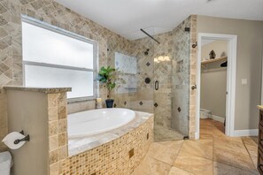 Badewanne, Whirlpool, Handtücher