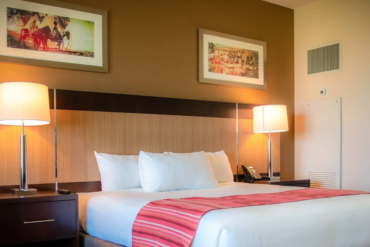 1 bedroom, egyptian cotton sheets, premium bedding, pillow-top beds