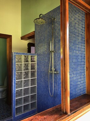 Shower, towels, soap, shampoo
