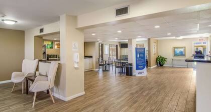 Suburban Studios Hotel Kingsland Near I-95