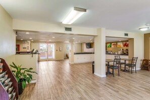 Free daily buffet breakfast