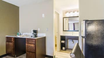 Suite, 2 Queen Beds, Non Smoking (Efficiency)