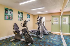 Fitness facility - Suburban Studios Hotel Kingsland Near I-95 (Kingsland)