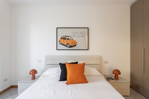 1 bedroom, free WiFi, bed sheets - Happiness: with lake view and pool (Toscolano-Maderno)