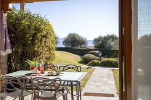 屋外ダイニングエリア