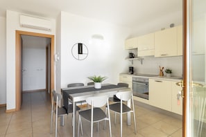 Dining - 7 Sunshine: with lake view and pool (Toscolano-Maderno)