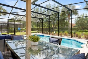 A heated pool, sun loungers - Game Room with Arcades | Themed Kids Bedroom | South-Facing Pool (Davenport)