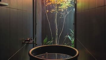 디자인 빌라 | 욕실 | 별도의 욕조 및 샤워 시설, 전신 욕조, 무료 세면용품, 헤어드라이어