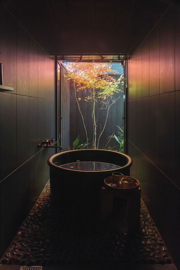 Design Villa | Bathroom | Separate tub and shower, deep soaking tub, free toiletries, hair dryer - Maana Kyoto (Kyoto)