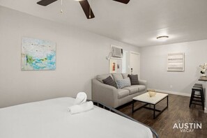 1 bedroom, desk, iron/ironing board, free WiFi